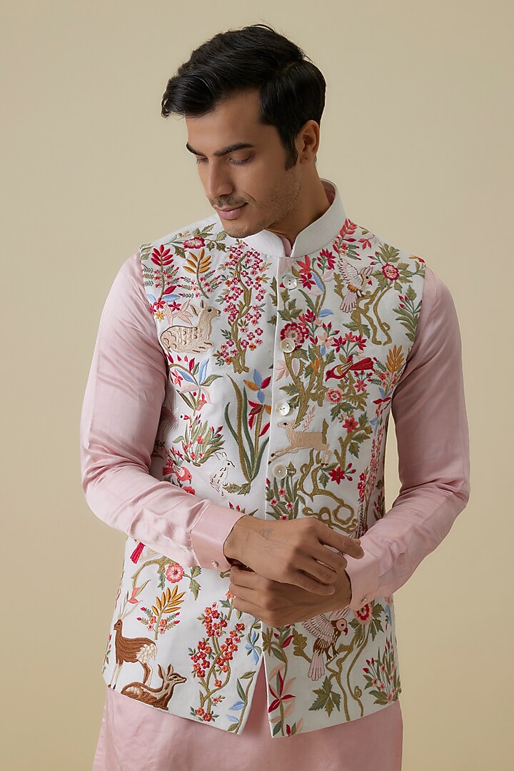 White Silk Threadwork Bundi Jacket Set by Nero By Shaifali & Satya at Pernia's Pop Up Shop
