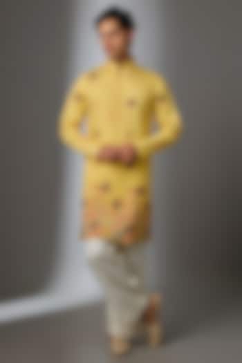 Yellow Silk Machine Embroidered Kurta Set by Nero by Shaifali & Satya at Pernia's Pop Up Shop