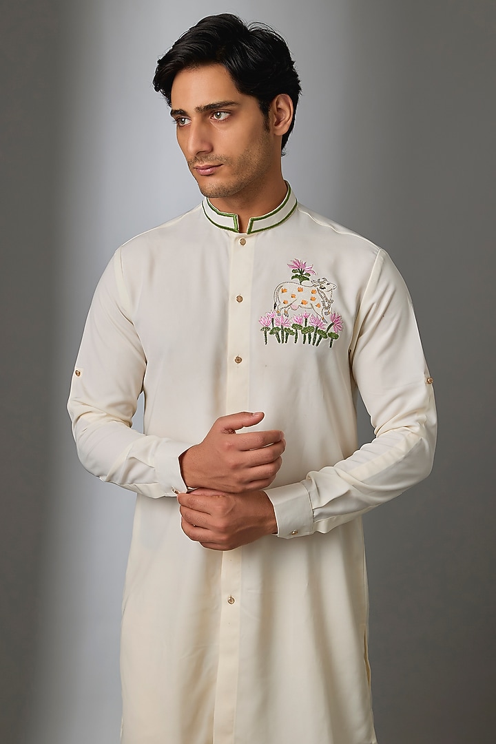 Ivory Boomario Fabric Threadwork Kurta Set by Nero by Shaifali & Satya at Pernia's Pop Up Shop