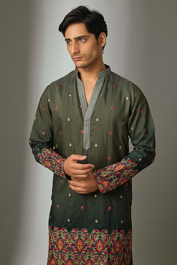 Green Silk Threadwork Kurta Set by Nero by Shaifali & Satya at Pernia's Pop Up Shop