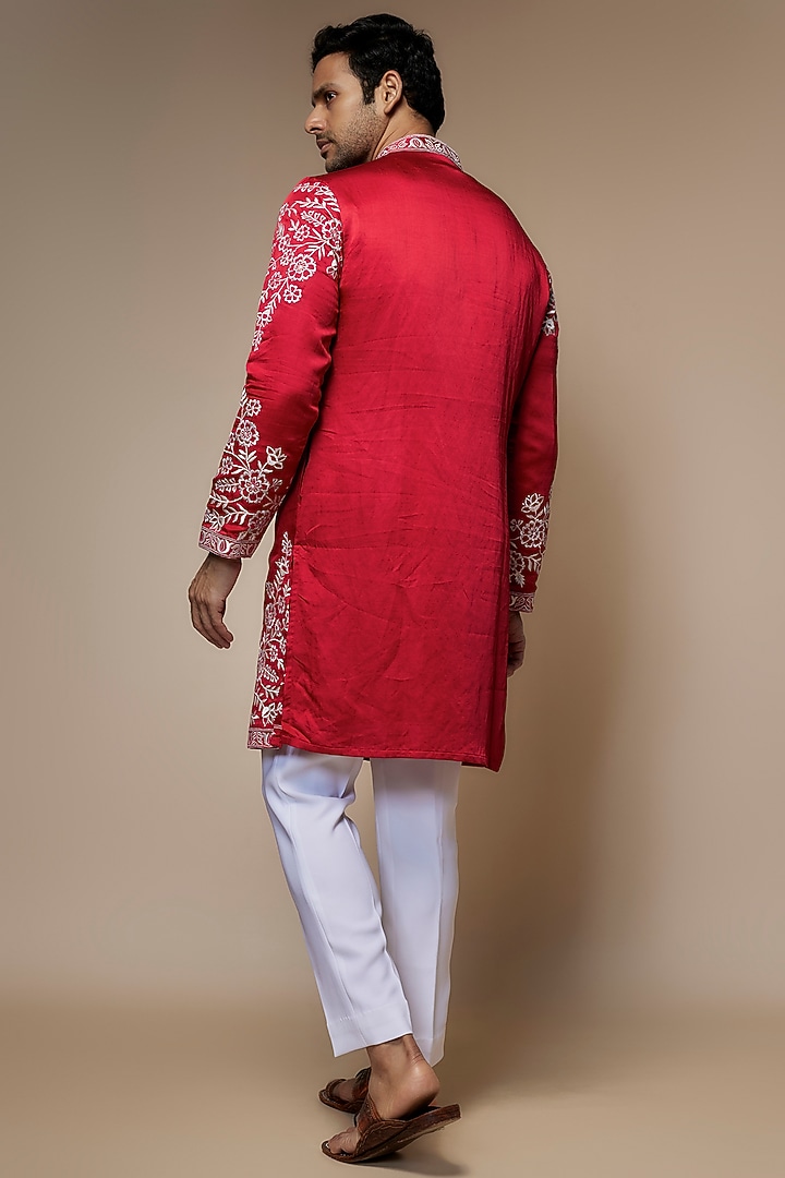 Red Silk Thread Machine Embroidered Kurta Set by Nero By Shaifali & Satya at Pernia's Pop Up Shop