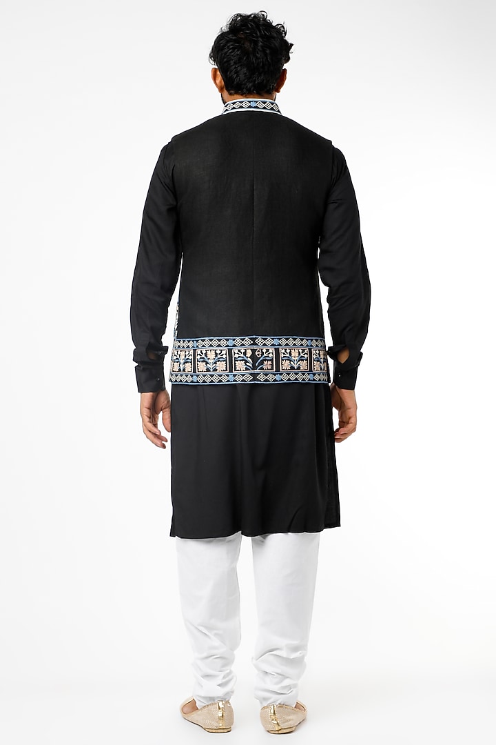 Black Matka Silk Kashmiri Floral Embroidered Bundi Jacket Set by Nero By Shaifali & Satya at Pernia's Pop Up Shop