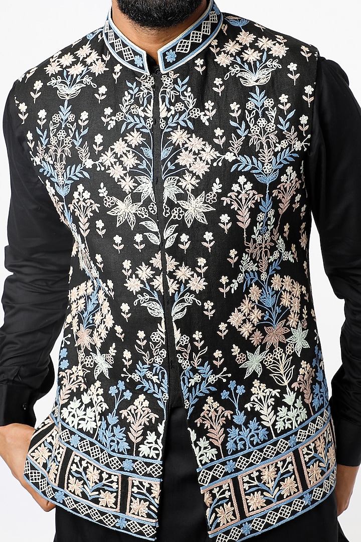 Black Matka Silk Kashmiri Floral Embroidered Bundi Jacket Set by Nero By Shaifali & Satya at Pernia's Pop Up Shop