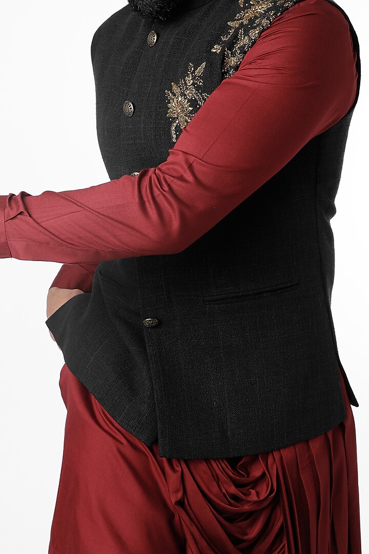 Black Matka Silk Zardosi Embellished Bundi Jacket Set by Nero by Shaifali & Satya at Pernia's Pop Up Shop
