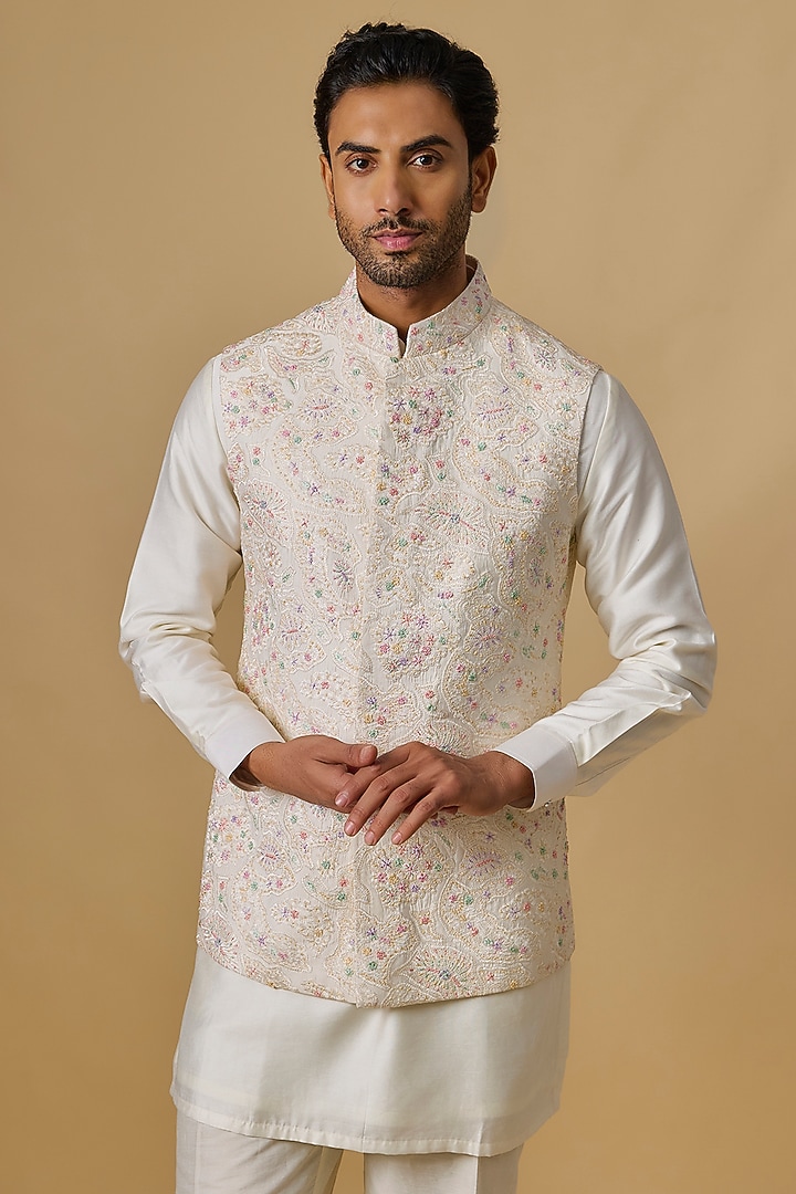 Ivory Lucknowi Hand Embroidered Bundi Jacket Set by Nero by Shaifali & Satya at Pernia's Pop Up Shop