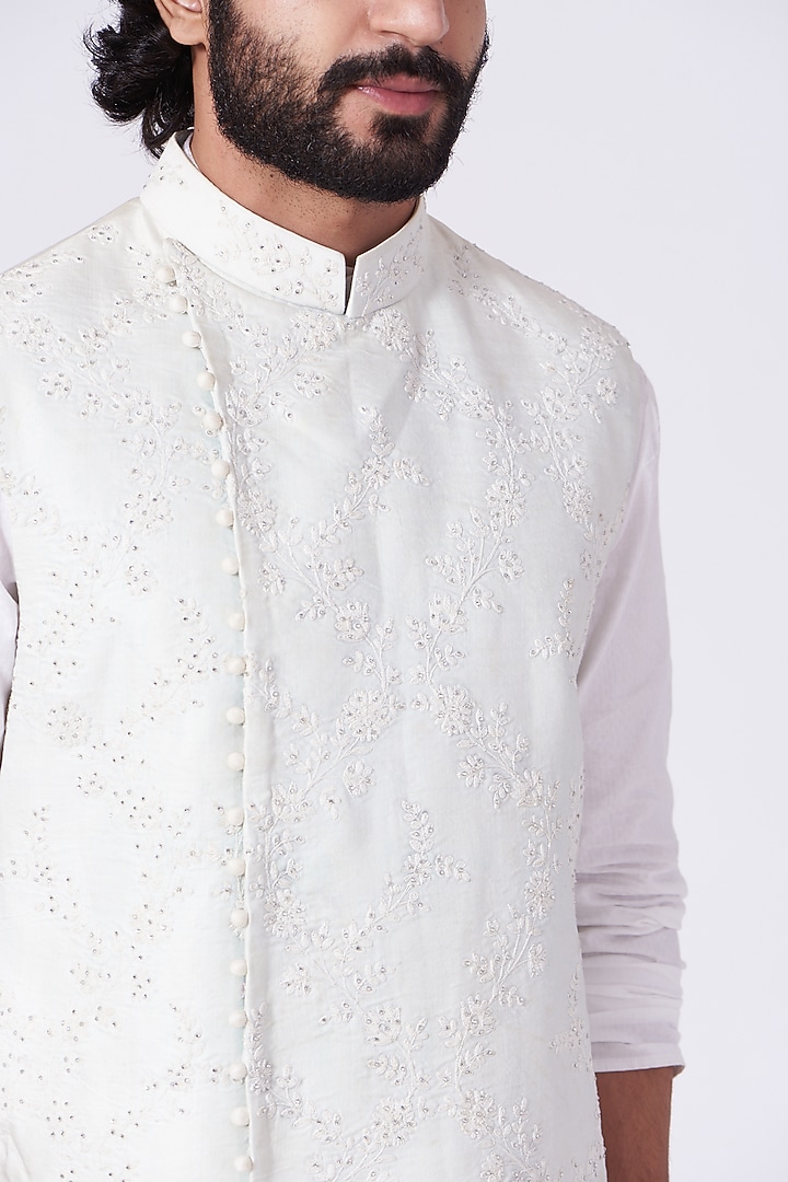 White Silk Machine Embroidered Bundi Jacket Set by Nero by Shaifali & Satya at Pernia's Pop Up Shop