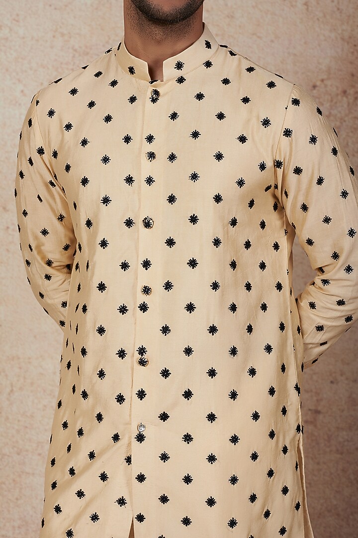 Beige Silk Thread Embroidered Kurta Set by Nero by Shaifali & Satya at Pernia's Pop Up Shop