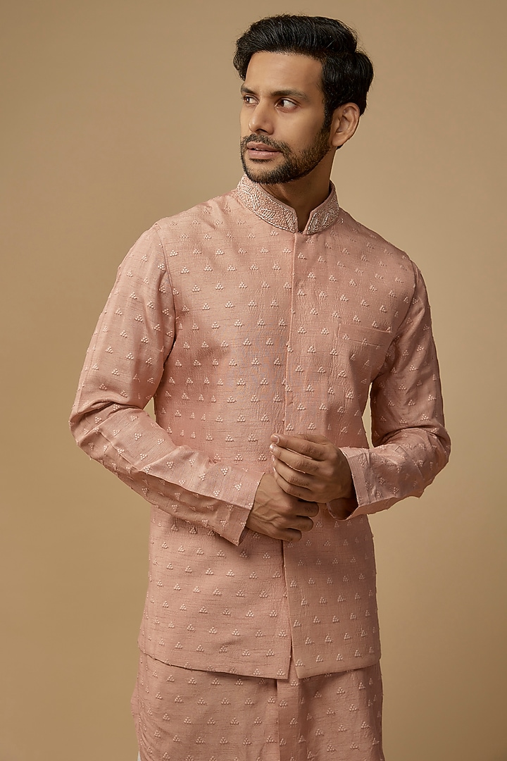 Onion Pink Silk Bundi Jacket Set by Nero by Shaifali & Satya at Pernia's Pop Up Shop