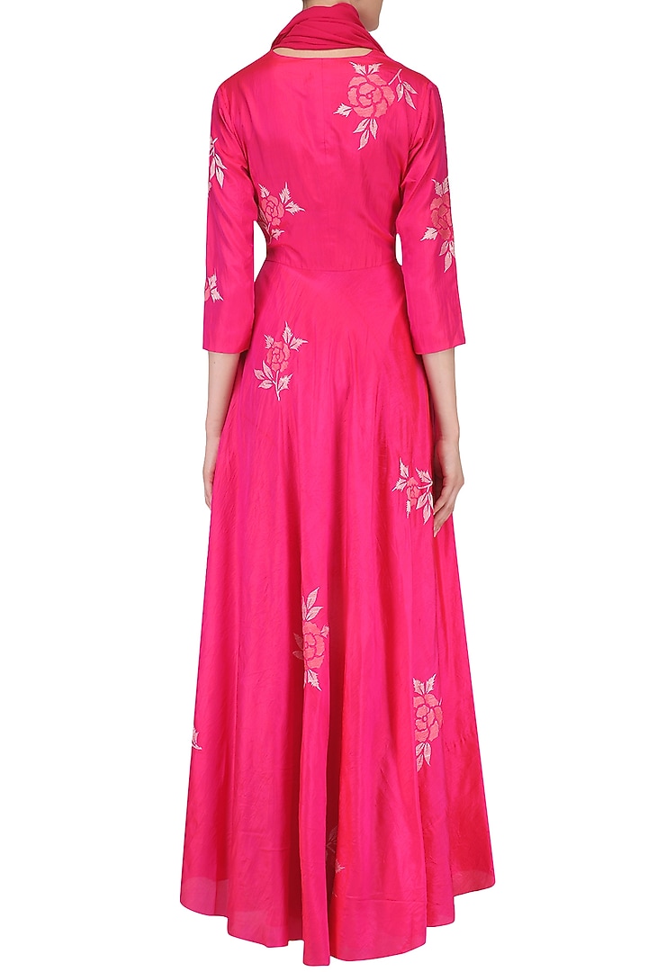 Pink rose bush crushed kalidaar set with tassel scarf available only at Pernia's Pop Up Shop.