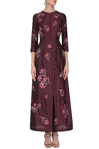 Maroon Overlap Panel Traced Carnation Kurta by Nachiket Barve