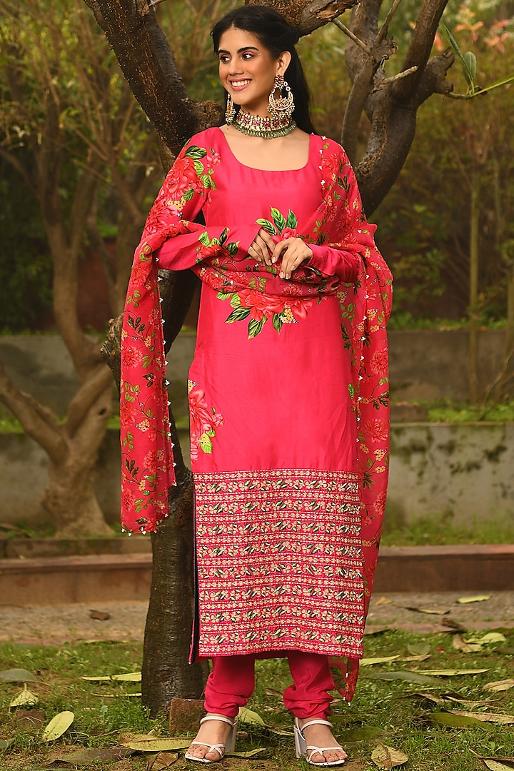 Reddish-Pink Floral Printed Straight Kurta Set by Neha Chopra Tandon