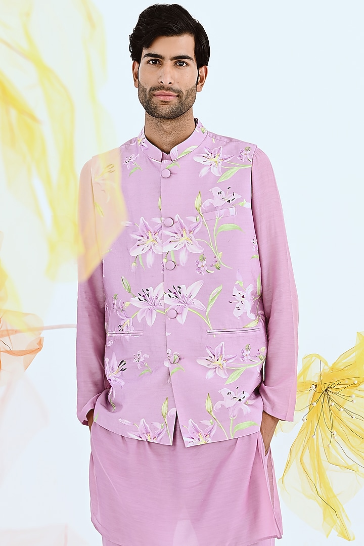 Lilac Embellished Kurta Set by Neha Chopra Tandon Men at Pernia's Pop Up Shop