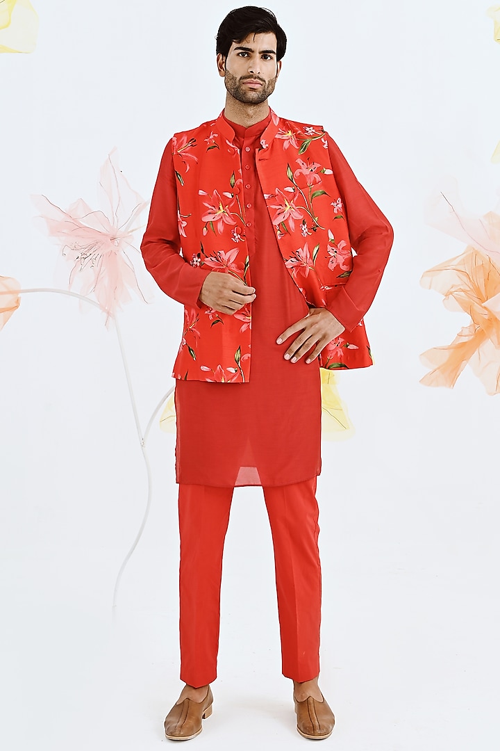 Red Raw Silk Bundi Jacket With Kurta Set by Neha Chopra Tandon Men