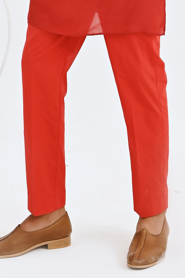 Red Raw Silk Bundi Jacket With Kurta Set by Neha Chopra Tandon Men at Pernia's Pop Up Shop