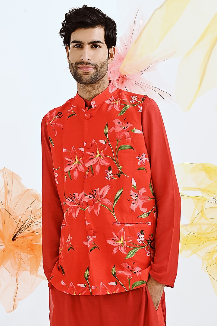 Red Raw Silk Bundi Jacket With Kurta Set by Neha Chopra Tandon Men at Pernia's Pop Up Shop