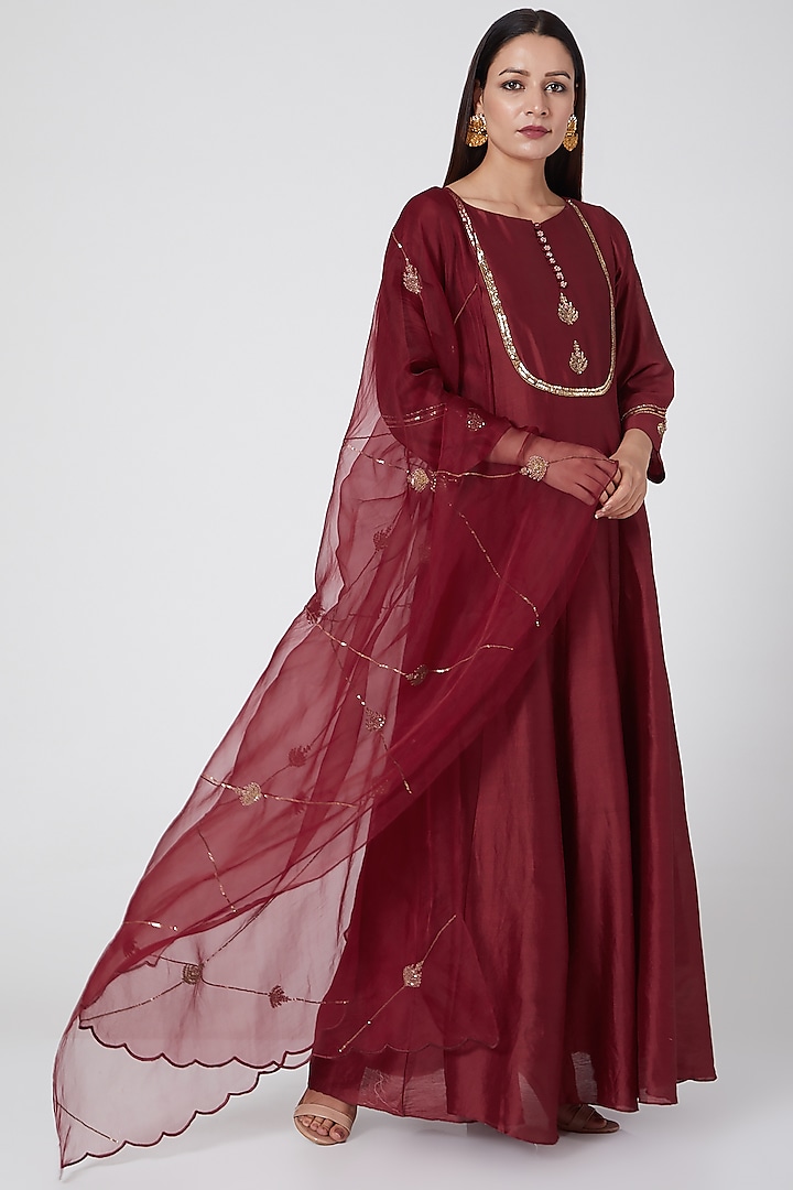 Maroon Embroidered Kalidar Kurta Set by Pouli Pret at Pernia's Pop Up Shop