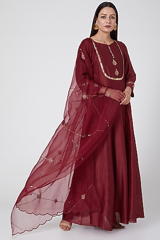 Maroon Embroidered Kalidar Kurta Set by POULI