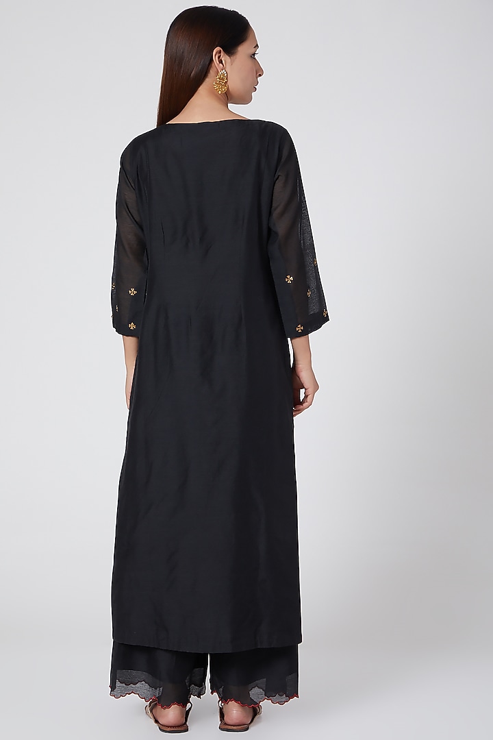 Black Embroidered Kurta Set by POULI at Pernia's Pop Up Shop