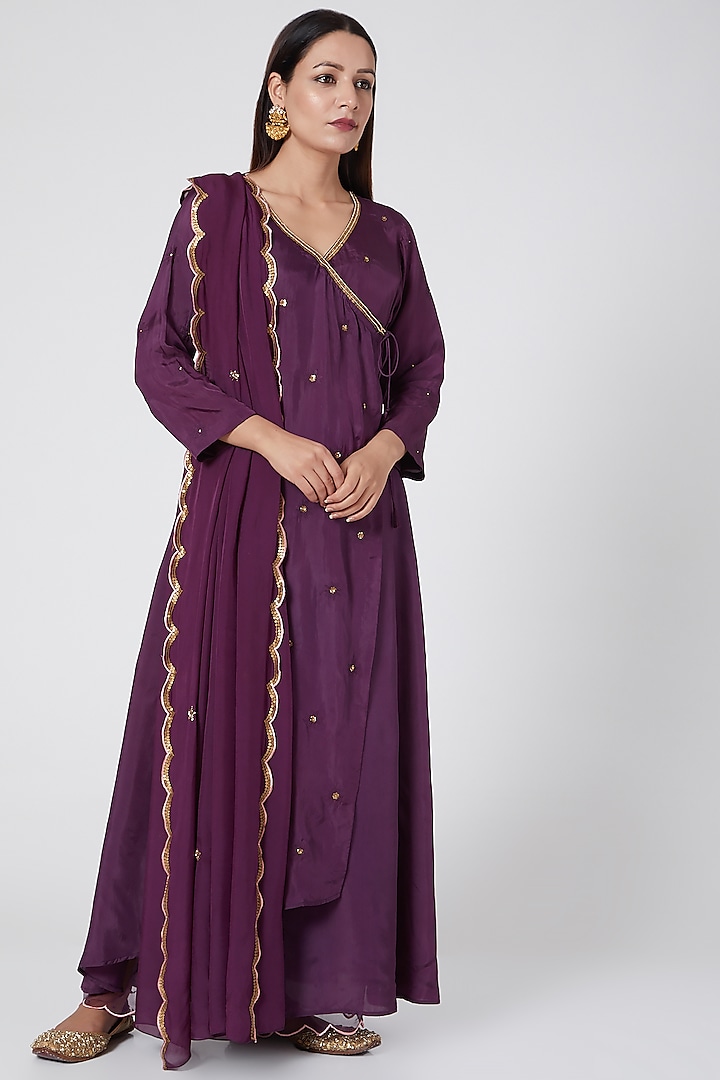 Purple Embroidered Kalidar Kurta Set by Pouli Pret at Pernia's Pop Up Shop