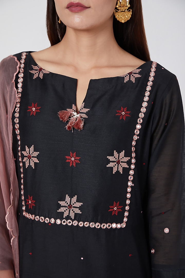 Black & Blush Pink Embroidered Kurta Set by POULI at Pernia's Pop Up Shop