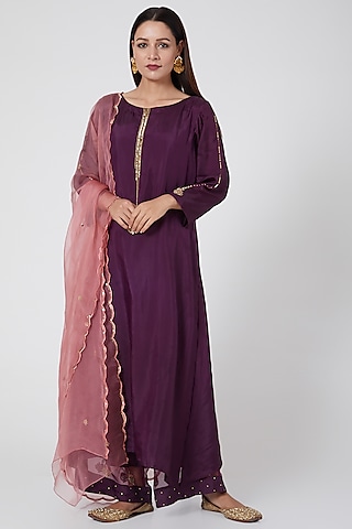 Purple & Pink Embroidered Kurta Set by POULI