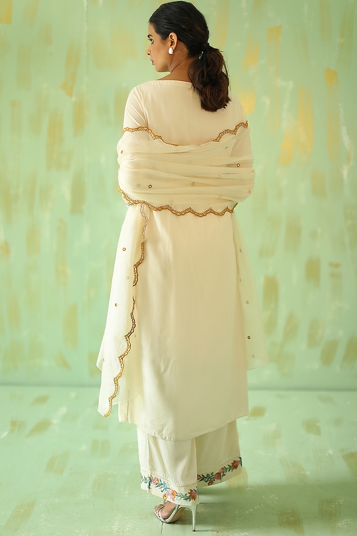 Off-White Embroidered Kurta Set by POULI at Pernia's Pop Up Shop