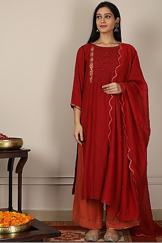 Maroon Embroidered Kurta Set by POULI