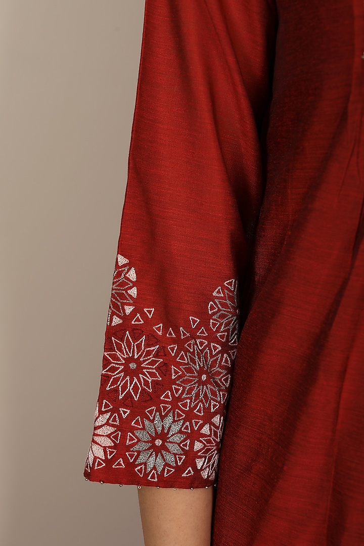 Maroon & Blush Pink Embroidered Kurta Set by POULI at Pernia's Pop Up Shop