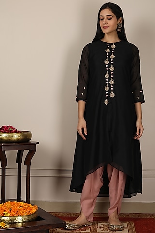 Black & Blush Pink Embroidered Kurta Set by POULI