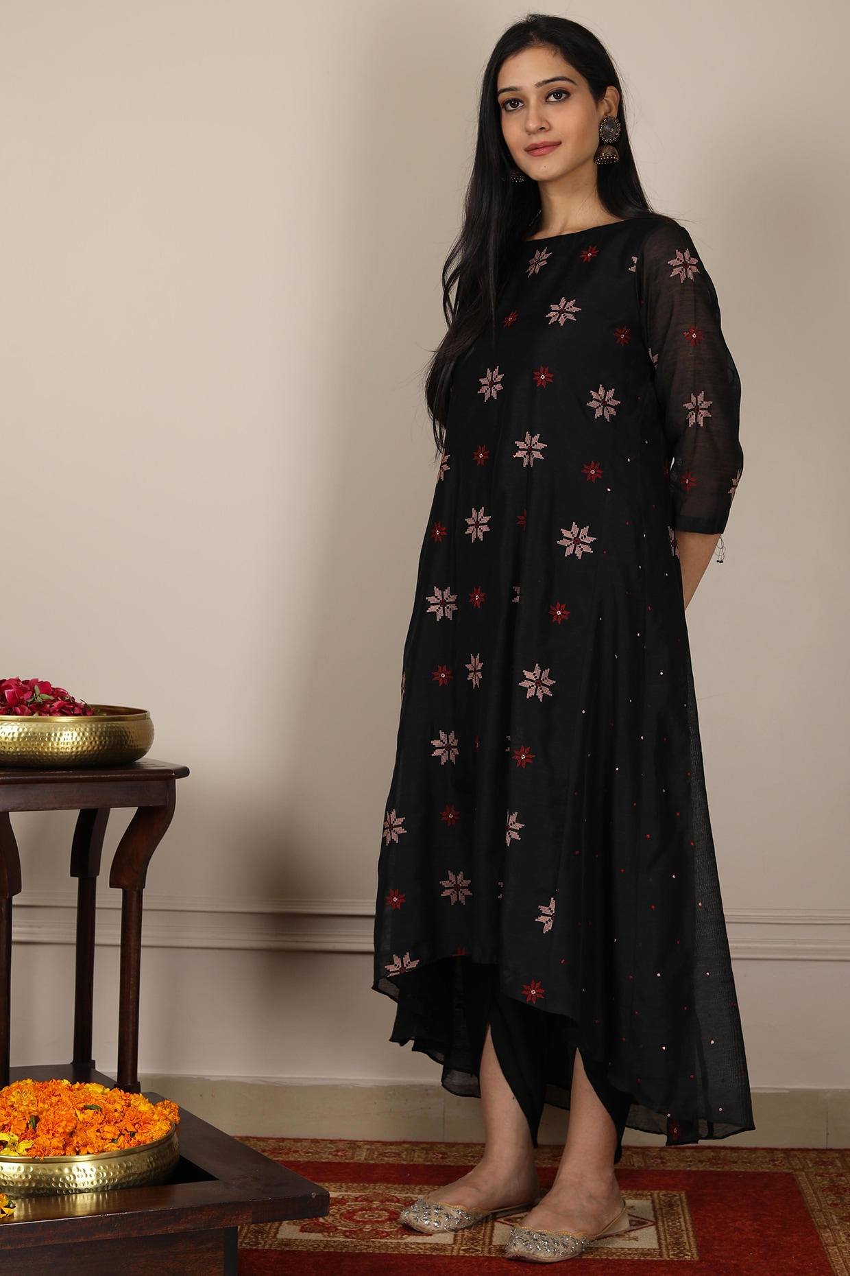 Black Embroidered Kalidar Kurta Set Design By Pouli Pret At Pernia's ...