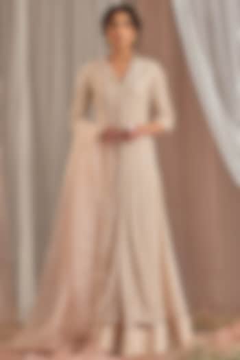 Champagne Hand Embroidered Kurta Set by Nidhika Shekhar at Pernia's Pop Up Shop