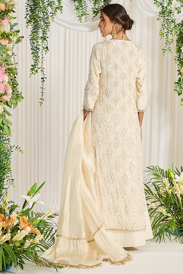 Ivory Wedding Lehenga Set With Hand Embroidery by Nidhika Shekhar at Pernia's Pop Up Shop
