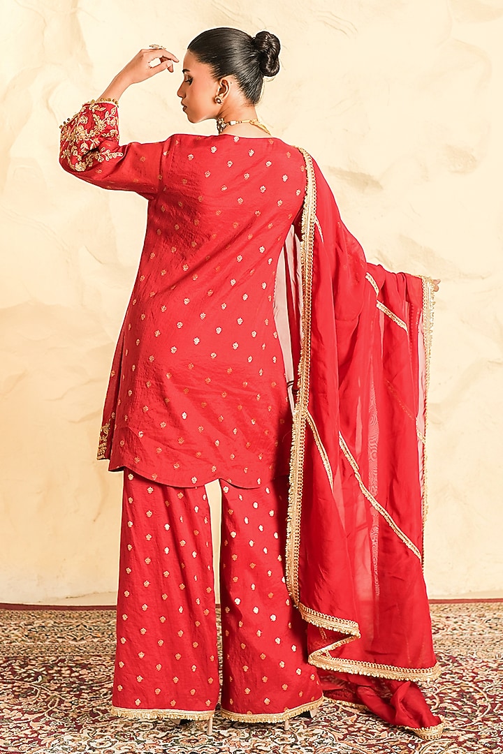 Red Chanderi Zari Embroidered Kurta Set by Nidhika Shekhar at Pernia's Pop Up Shop