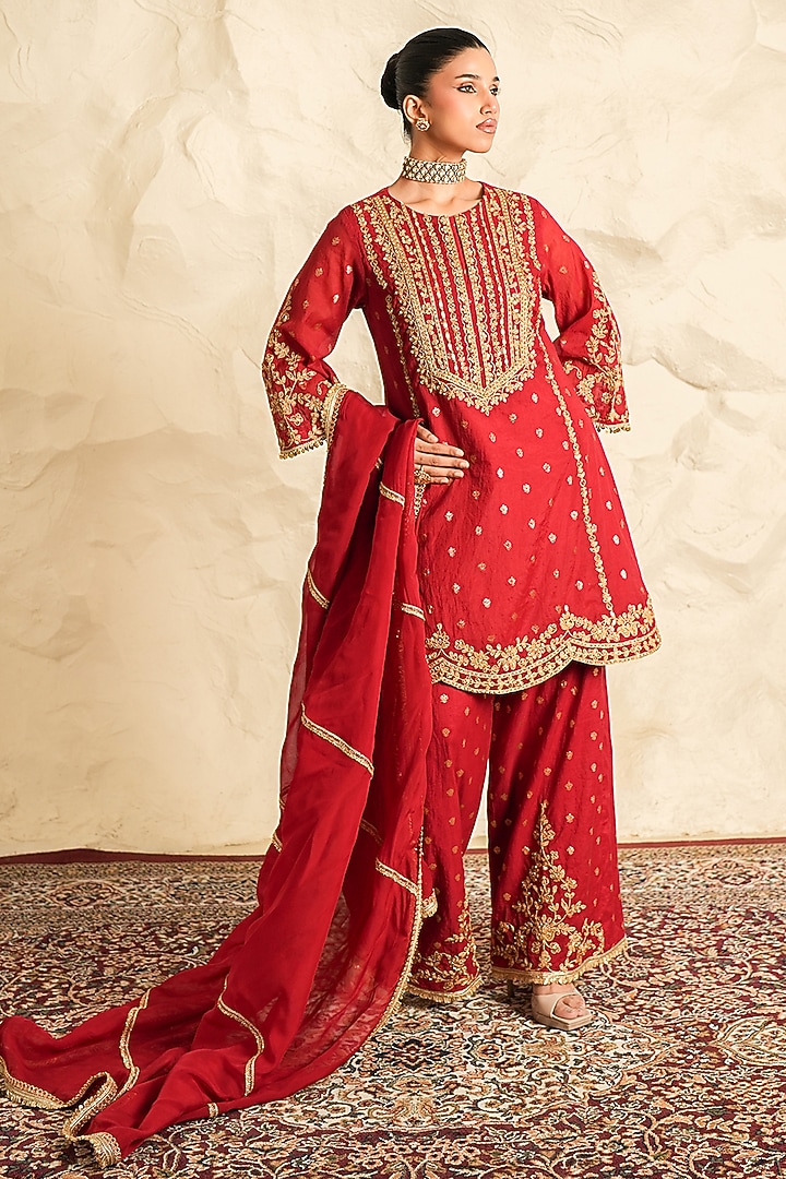 Red Chanderi Zari Embroidered Kurta Set by Nidhika Shekhar at Pernia's Pop Up Shop