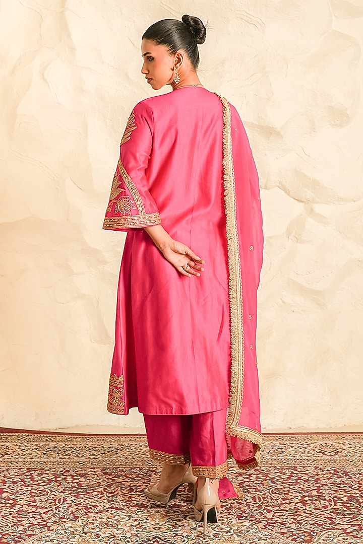 Hot Pink Chanderi Zari Embroidered Kurta Set by Nidhika Shekhar at Pernia's Pop Up Shop