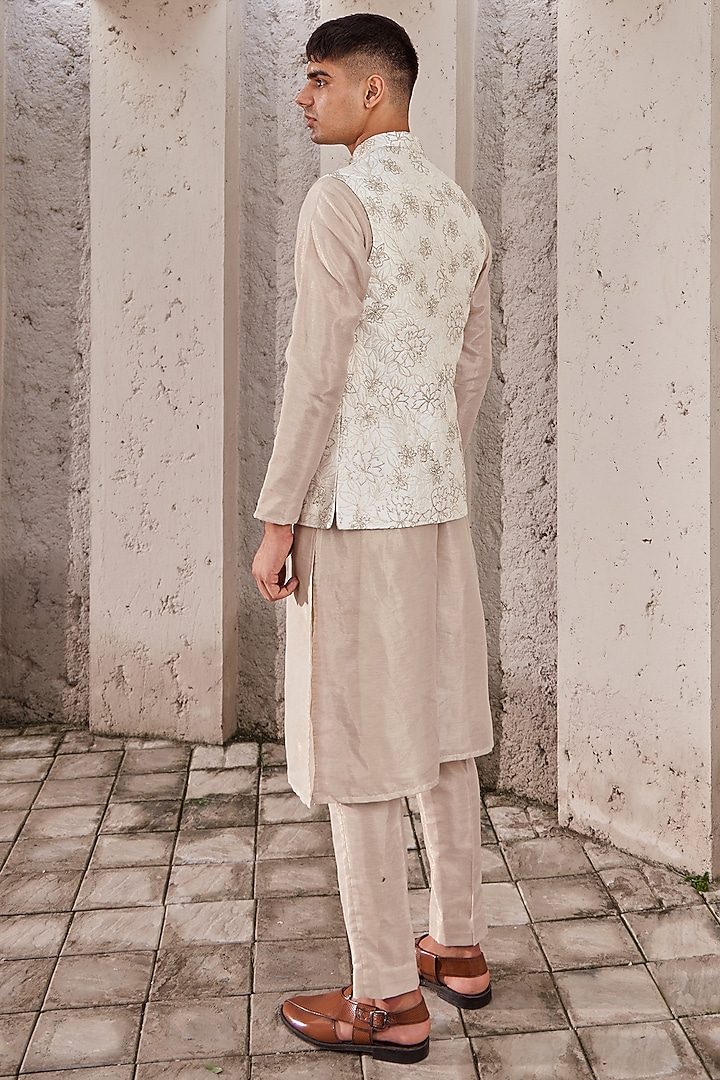 Ivory Silk Machine Embroidered Bundi Jacket Set by Nidhika Shekhar Men at Pernia's Pop Up Shop