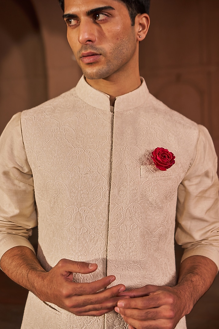 Ivory Chanderi & Cotton Silk Machine Embroidered Bundi Jacket Set by Nidhika Shekhar Men at Pernia's Pop Up Shop