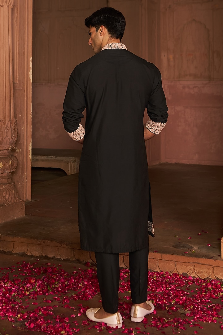 Black Chanderi & Cotton Silk Embellished Kurta Set by Nidhika Shekhar Men at Pernia's Pop Up Shop