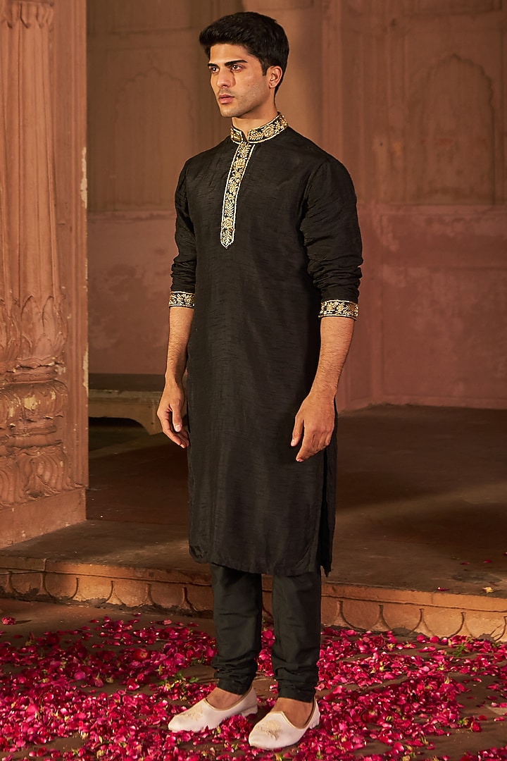 Black Cotton Silk Hand Embroidered Kurta Set by Nidhika Shekhar Men at Pernia's Pop Up Shop