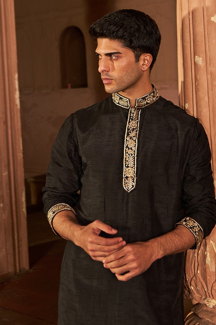 Black Cotton Silk Hand Embroidered Kurta Set by Nidhika Shekhar Men at Pernia's Pop Up Shop