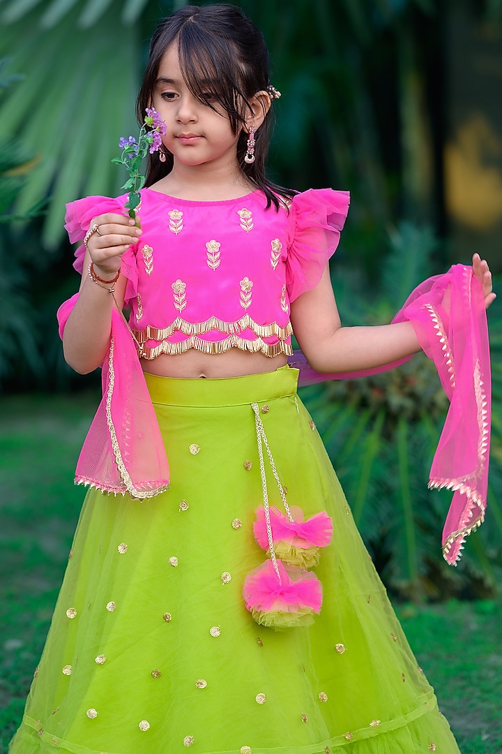 Green Crepe & Net Boota Emroidered Lehenga Set by Nadaan Parindey at Pernia's Pop Up Shop