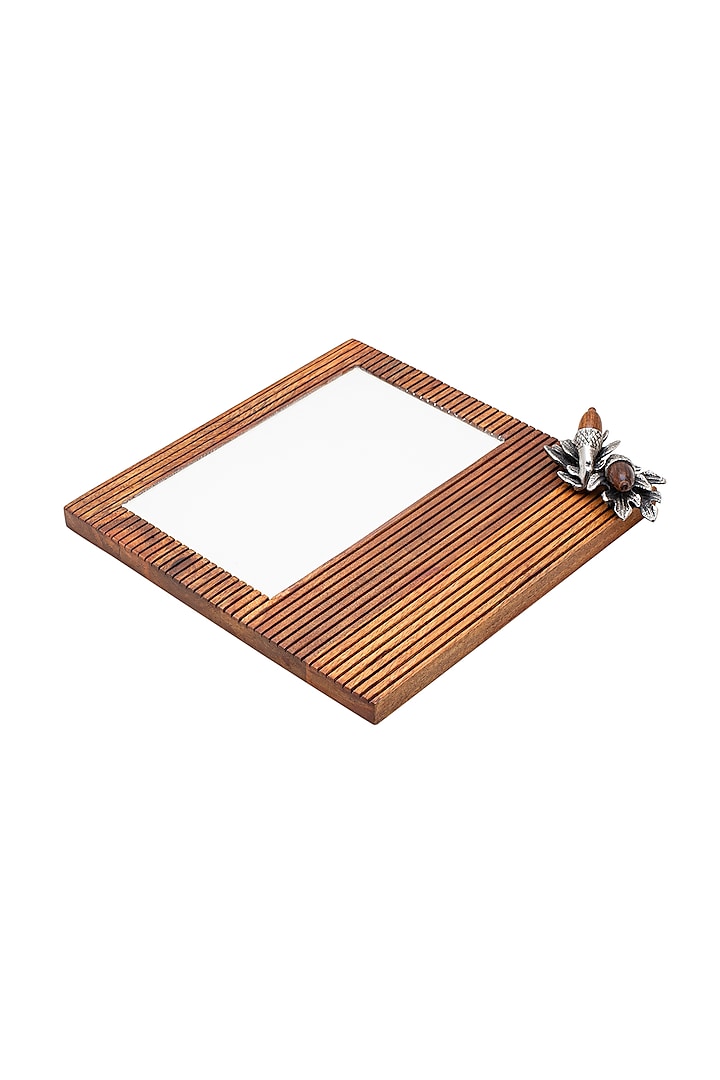 Brown Wooden Snack Platter by HOUSE OF NEEBA