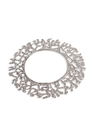 Silver Metal Charger Plates (Set of 2) by HOUSE OF NEEBA