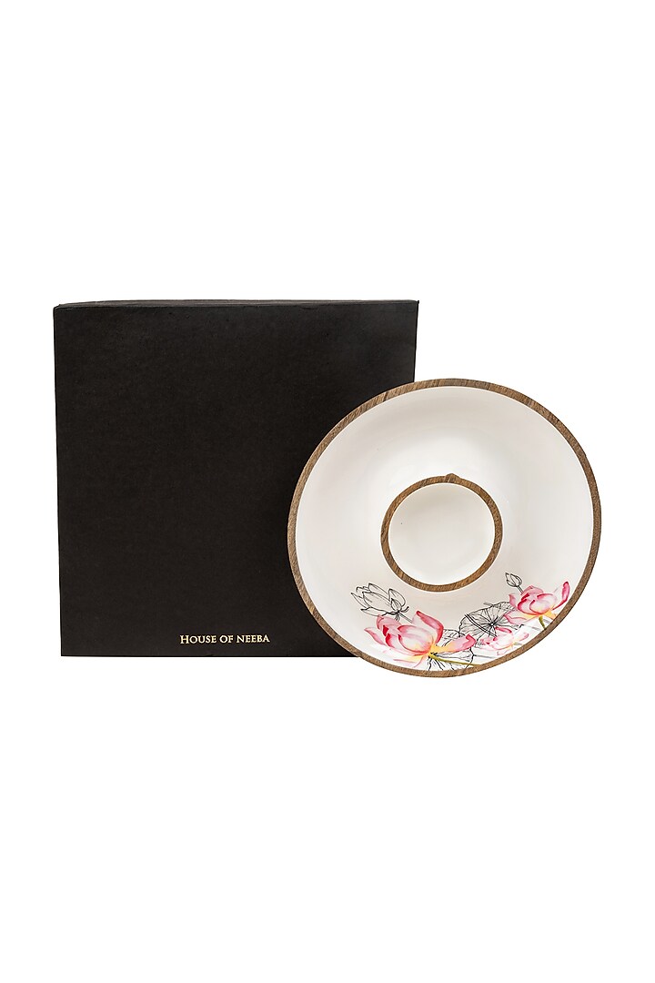 White & Pink Mango Wood Printed Chip & Dip Platter by HOUSE OF NEEBA at Pernia's Pop Up Shop