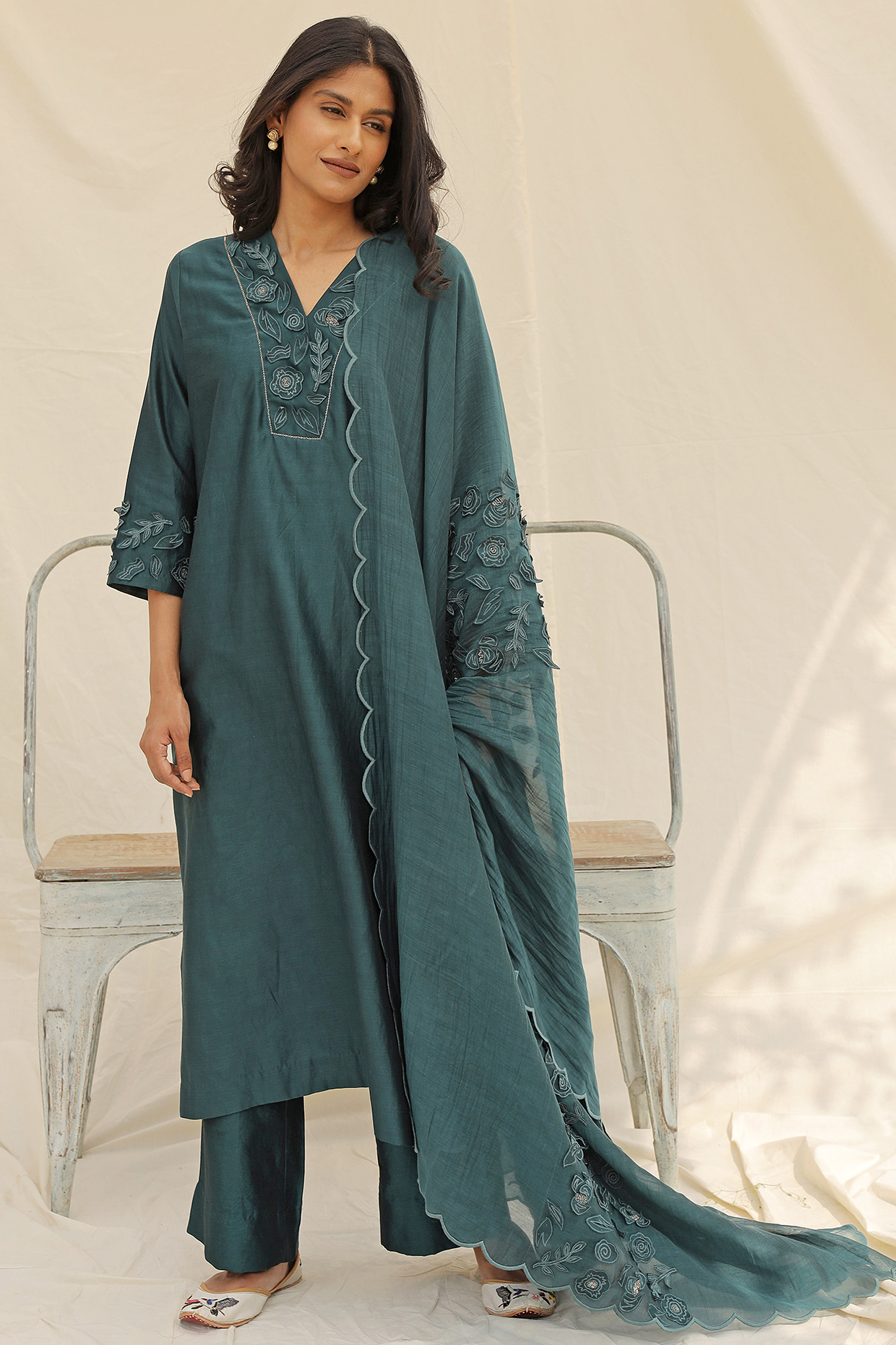Teal Green Hand Embroidered Kurta Set by Neelu Sethi at Pernia's Pop Up Shop