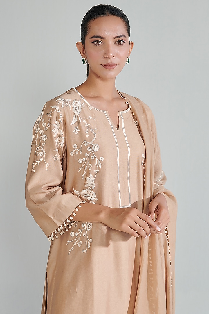 Rose Pink Chanderi Embroidered Kurta Set by Neelu Sethi at Pernia's Pop Up Shop