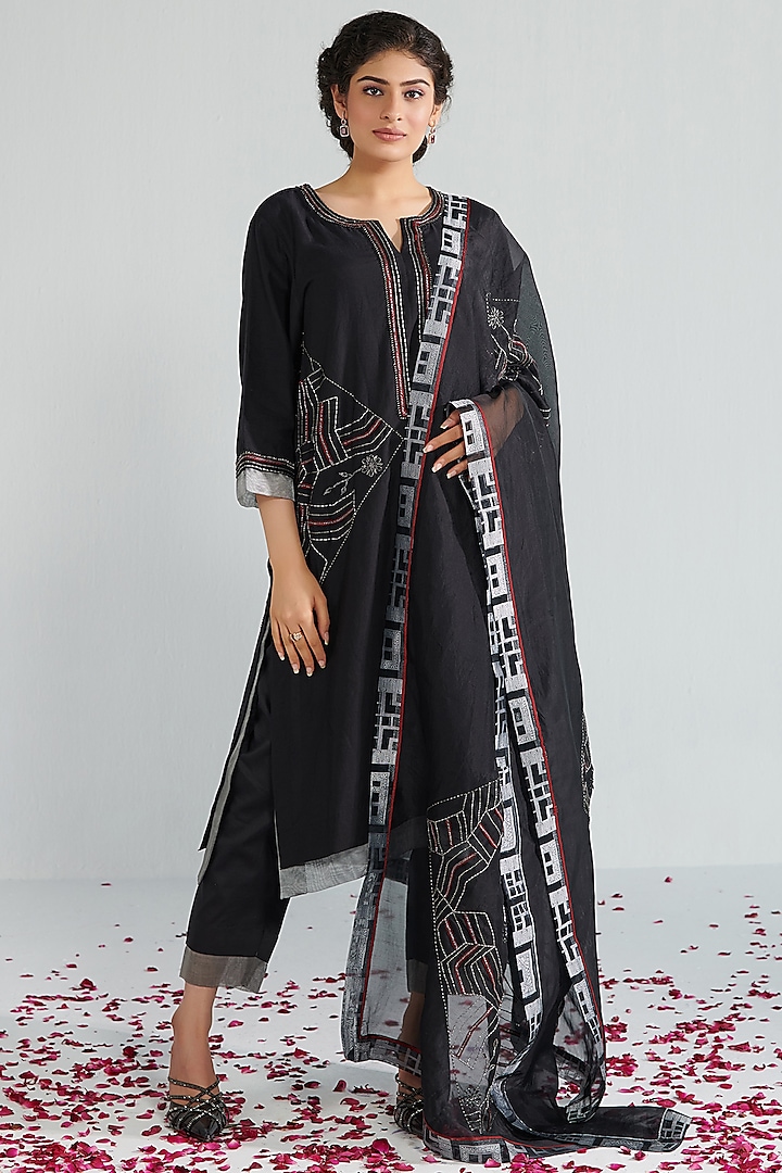 Black Cotton Silk Embroidered Kurta Set by Neelu Sethi