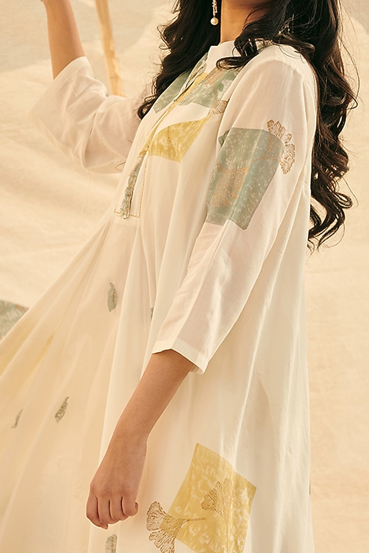 White Hand Block Printed Kurta Set by Neelu Sethi at Pernia's Pop Up Shop
