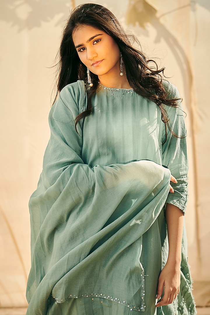 Teal Green Hand Embroidered Kurta Set by Neelu Sethi at Pernia's Pop Up Shop