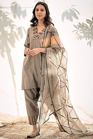 Grey Handloom Chanderi Kurta Set by Neelu Sethi